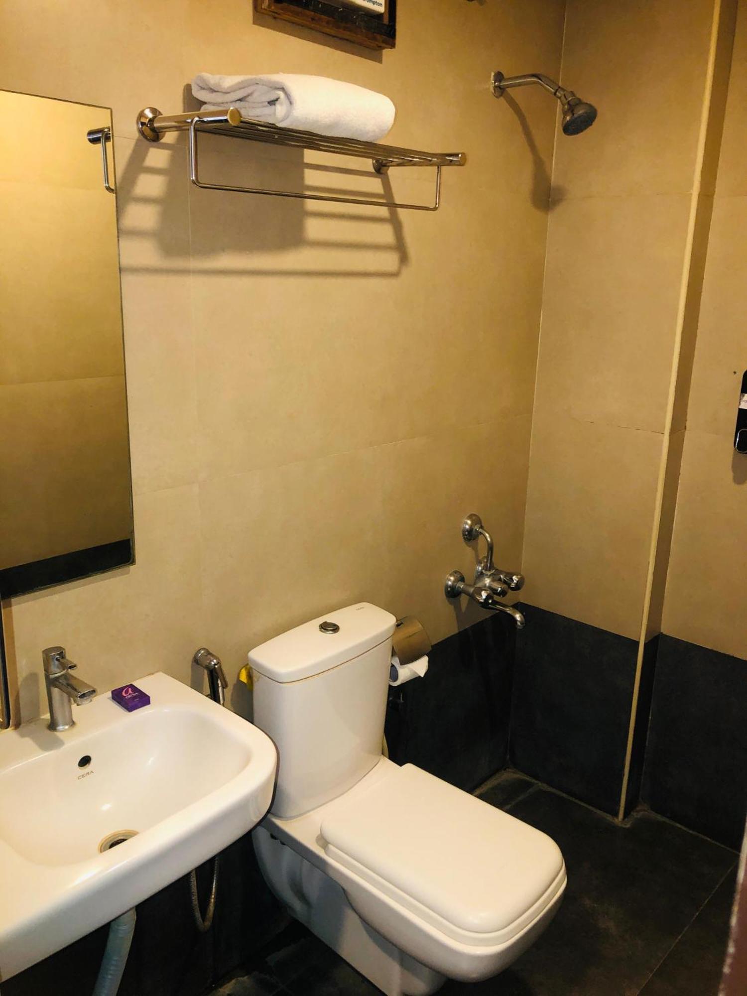 Astra Hotels & Suites - Hsr Layout Sector 1, Near Ecospace Bellandur Bangalore Exteriör bild